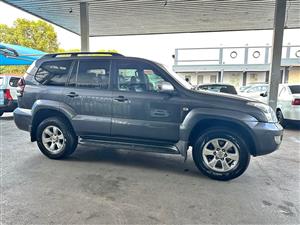 2007 TOYOTA PRADO 4.0 V6 4x4 Transmission: Automatic  Mileage: 162000km Fueltype:Petrol  Grey