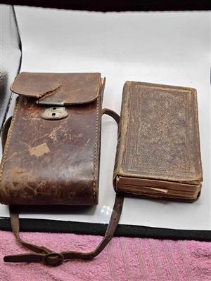 Antique Dutch book of Psalms, titled "HET BOEK DER PSALMEN". Printed in 1884