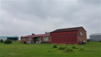 8.5653ha Farm for sale with strong Borehole and is completely of the grid.