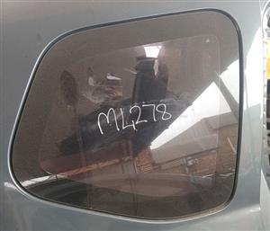 Hyundai Tucson right rear corner window 