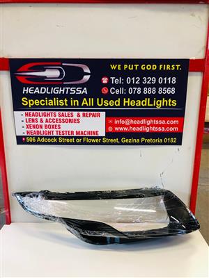 Range Rover Evogue right side headlight replacement lens (2011)