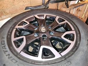 18" Toyota Legend 50 original mags with fairly new 265/60/18 Continental 
