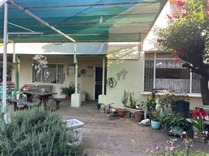 Spacious Family Haven with Dual Income-Generating Flatlets