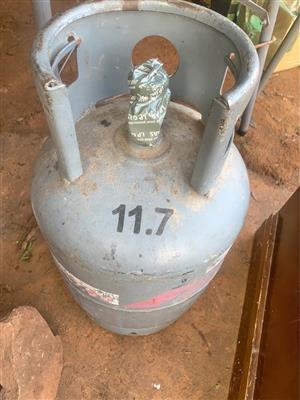 Gas bottle 9kg full R900 280 Steve Biko road  Gezina  PTA   Wattsup