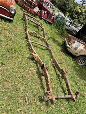 Toyota LandCruiser - Pick-up striping for parts