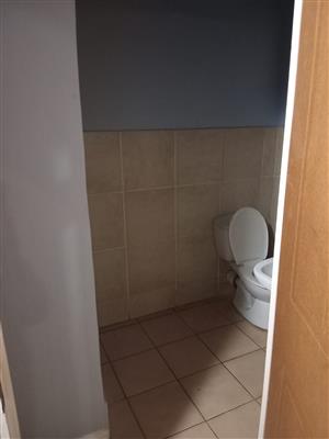 Spacious Batchelor to rent