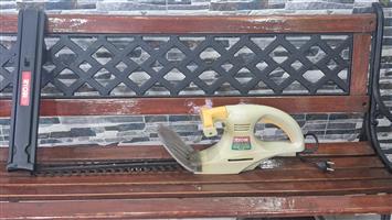 RYOBI 600w Hedge Trimmer 