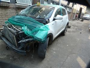 Kia Sportage AWD 2.0 Petrol AT White - 2012 SPARESBOYZ STRIPPING FOR SPARES