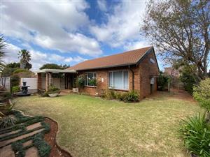 Townhouse Rental Monthly in Elarduspark