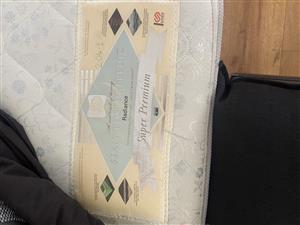 Queen mattress and base good condition second hand