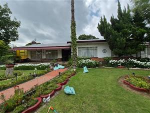 SOLE MANDATE | Stunning Family Home – A Garden Lover’s Gem