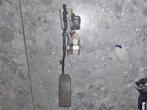 Nissan xtrail accelerator pedal