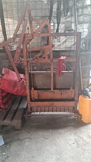 PRETORIA  BRICKMAKING MACHINE FOR SALE (makes10Bricks at a time)   