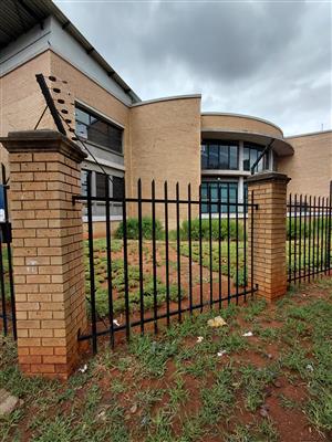 Large Beautiful Freestanding Building in Arcadia