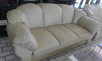 White 3 piece leather lounge suite S046566B #Rosettenvillepawnshop