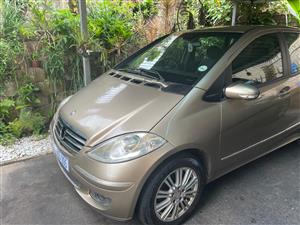 MERCEDES BENZ A180 AUTOMATIC 
