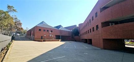 Prime 3229sqm Office with warehouse component to let in Waterfall Office Park Midrand