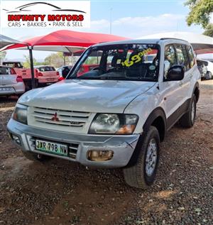 2001 Mitsubishi Pajero  2.4i 4X4 LWB Automatic