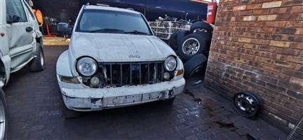 2005 Jeep cherokee 2.8 crd 6 manual stripping for spares