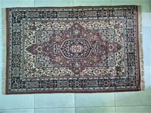 Authentic Persian rug with certificate (200  133)