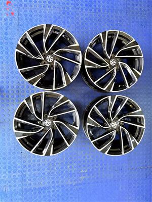 17 INCH GOLF 8 GTI REP DESIGN RIM SET WITHOUT TYRES PRE-OWNED
