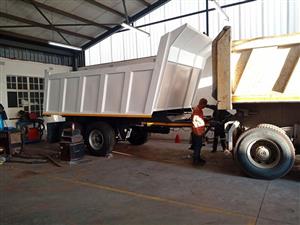 Tipper hooks got the load in its prime.