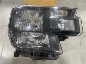 2025 FORD RANGER T9 HALOGEN HEADLIGHT RIGHT SIDE FOR SALE.IN EXCELLENT CONDITION