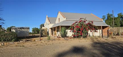 House For Sale in Steytlerville