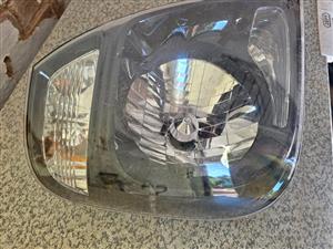 Kia K2700 / K2500 Right-Side Headlight (Driver Side) 