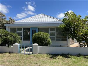 Renovated Beach House in Kleinmond