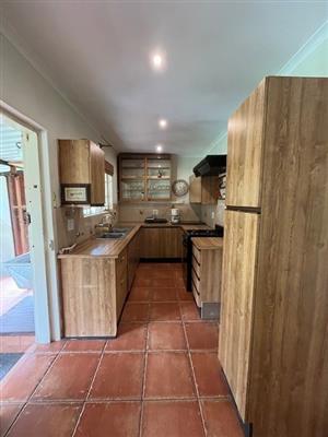 Spacious Garden Cottage Available Immediately