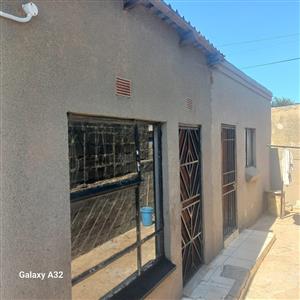 House For Sale in Meadowlands