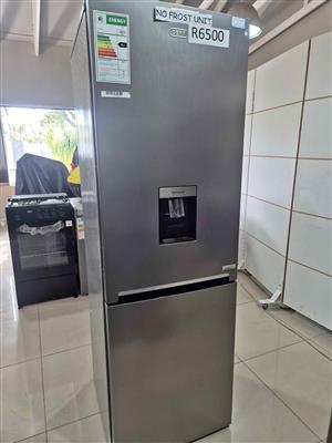  327L FRIDGE FREEZER FROST 