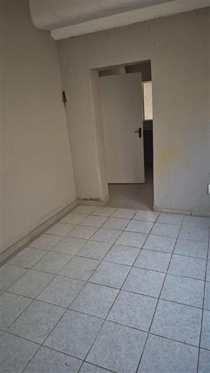 Charming 1-Bedroom Cottage To Let – Goch Road, Gerdview, Primrose – Germiston 