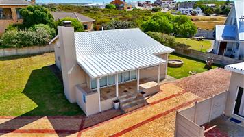 A Home Filled with Heart in Struisbaai!