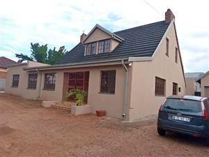 A Grand House For Sale in Kensington