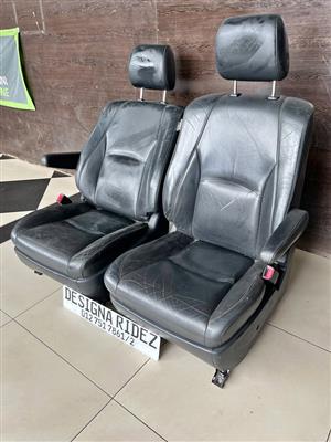 LEXUS 1 RX300 FRONT SEATS AVAILABLE.