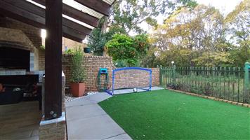 Townhouse For Sale in Hennopspark