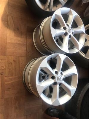 Nissan Navara mags