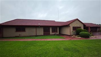 House For Sale in Brackenhurst