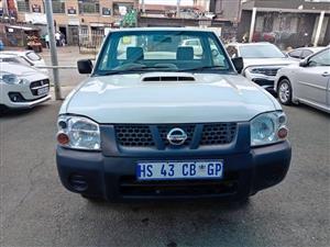 2018 NISSAN NP300 2.5 SINGLE CAB 95 000KM WHITE COLOR MANUAL DIESEL 