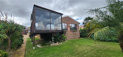 Family home in Dana Bay