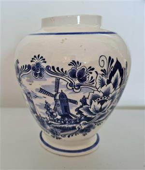 1838 De Kruik Delfware Holland Vase