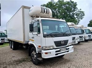 Nissan UD90 Tag-Axle Fridge Truck 