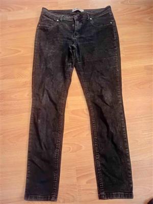 Jeans black skinny size 38/14 Stretchy Length leg 99cm Width waist 44cm Width thigh 28cm