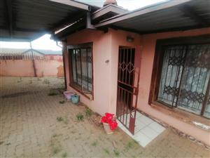 Discover a beautiful three bedroom house in Pretoria west