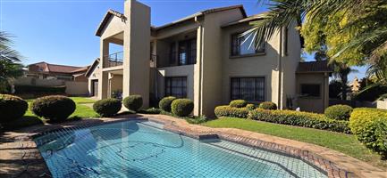 House For Sale in Rooihuiskraal North & Ext