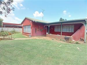 Family house for sale in Sasolburg walking distance to schools