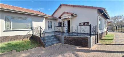 House For Sale in South Crest