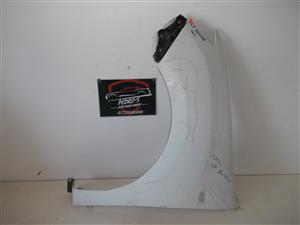 Renault Sandero left front fender
